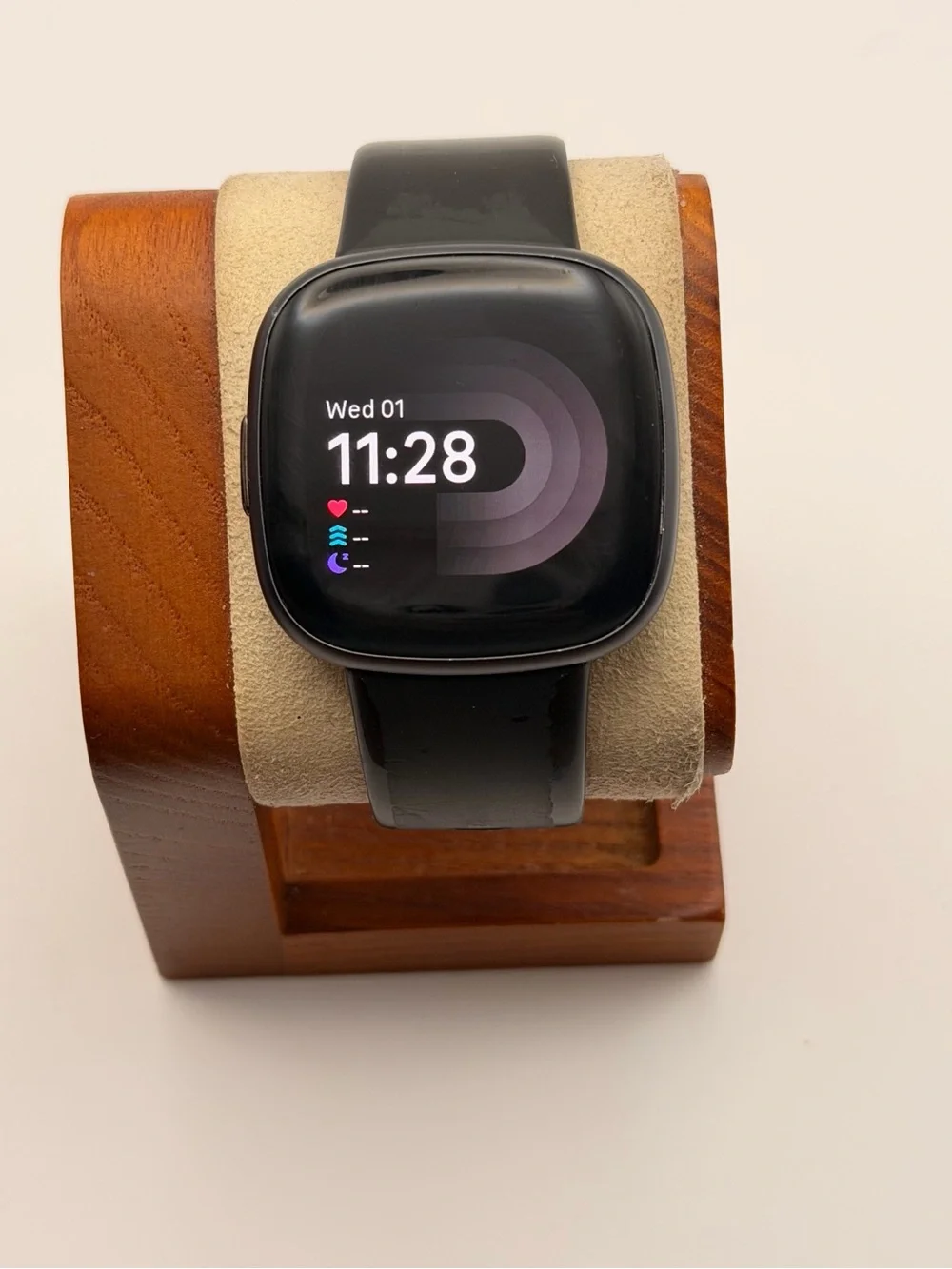 Fitbit Versa 4, Tested, Very Good, Charger Included, Black, Smartwatch